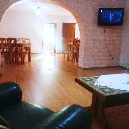 Bianca House Hotell Buşteni Exteriör bild