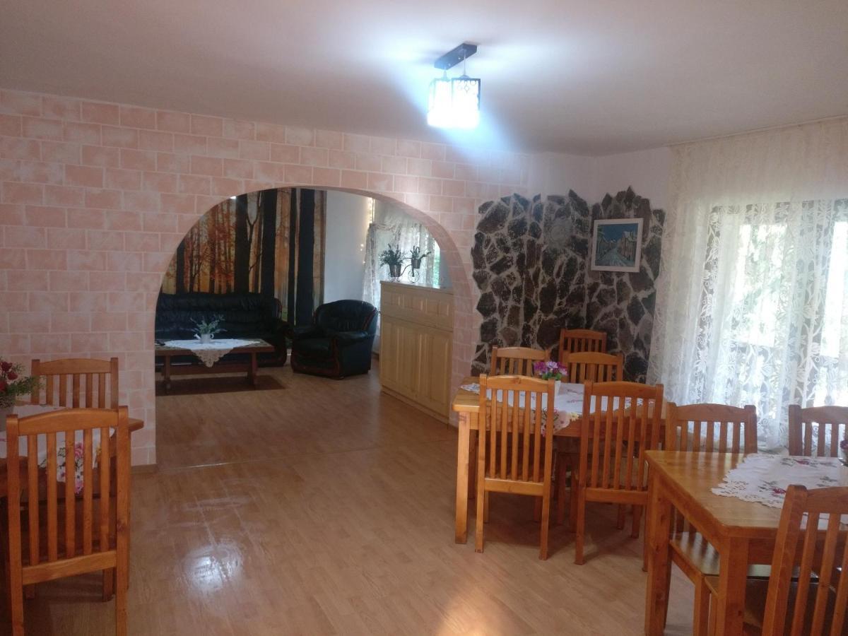 Bianca House Hotell Buşteni Exteriör bild