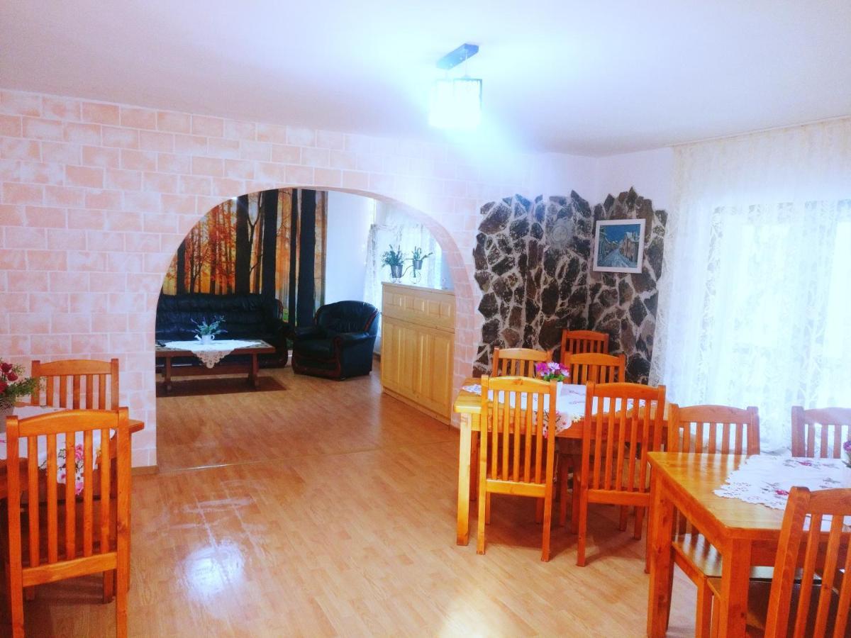 Bianca House Hotell Buşteni Exteriör bild