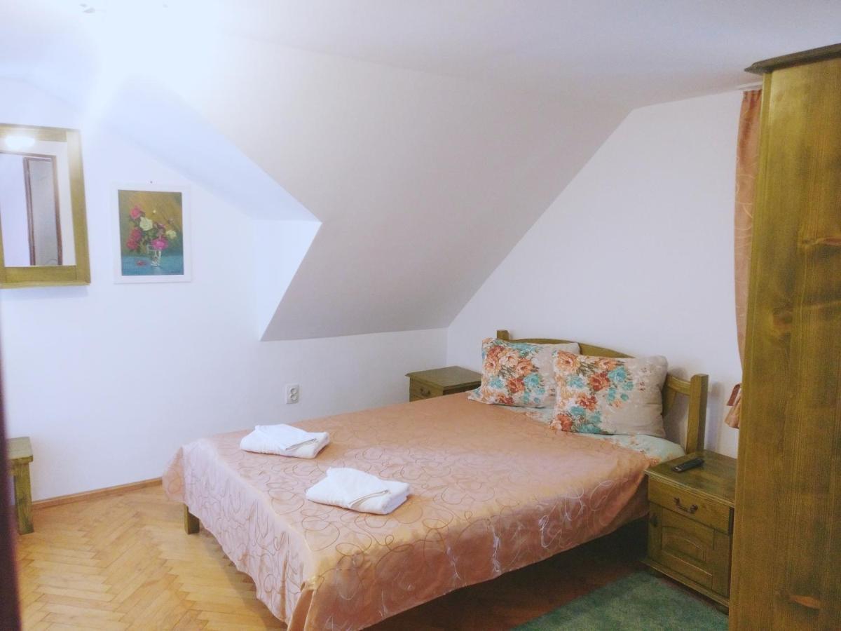 Bianca House Hotell Buşteni Exteriör bild