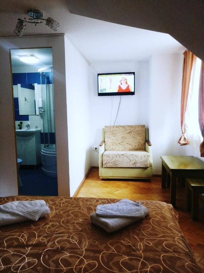 Bianca House Hotell Buşteni Exteriör bild