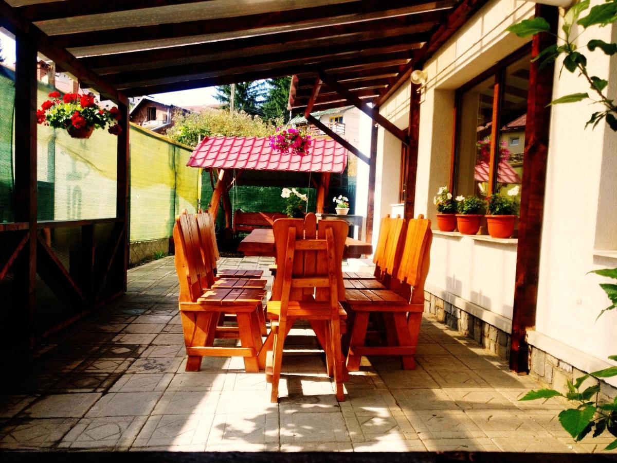 Bianca House Hotell Buşteni Exteriör bild